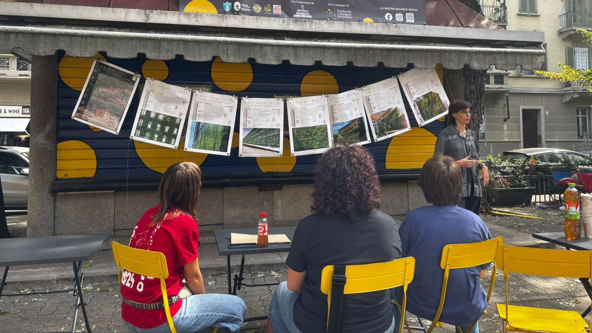 caffè urbano verde verticale (1)
